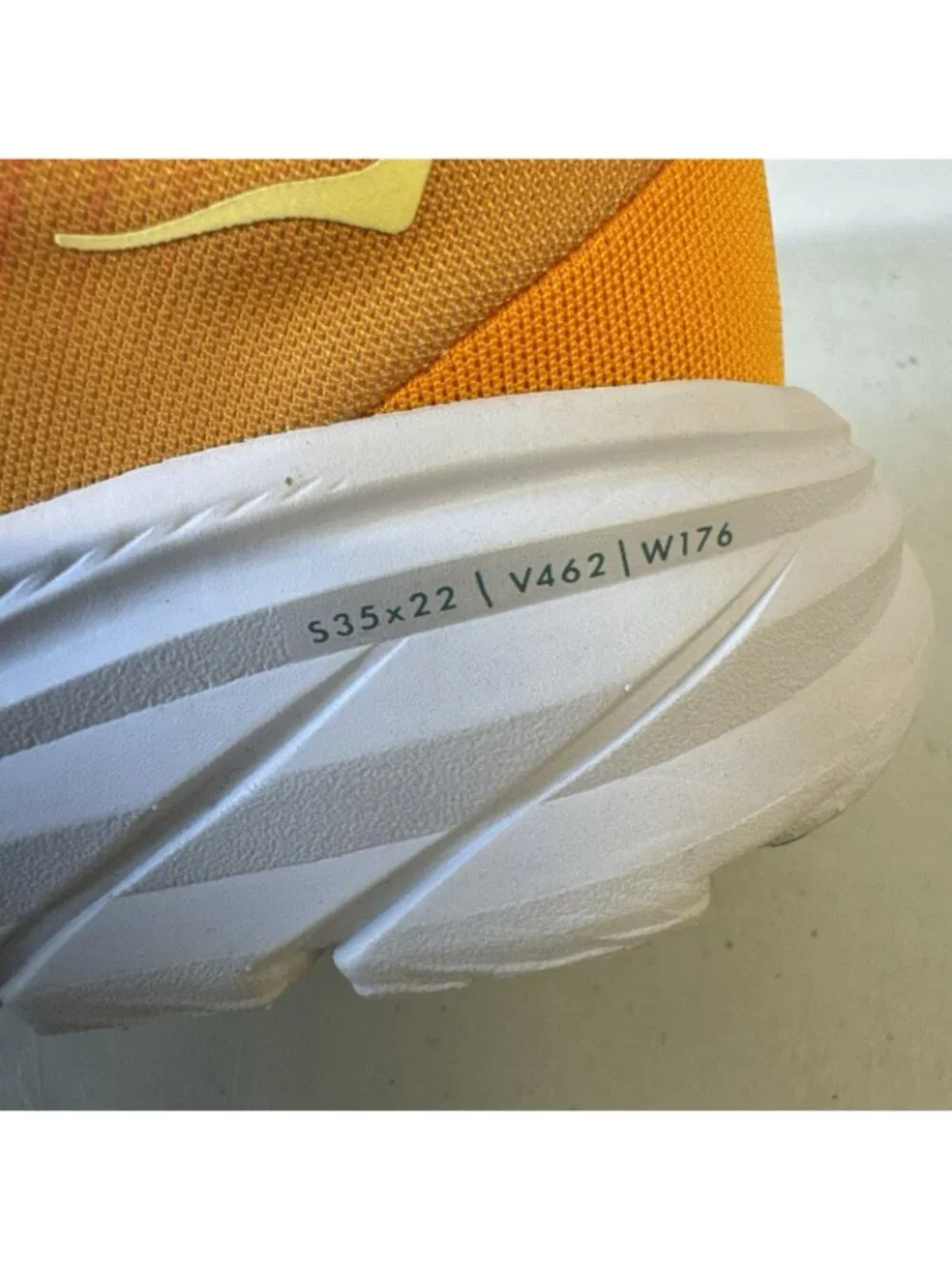 Hoka One One Rincon 3 Womens 8.5 B Camellia Radiant Yellow Orange 1119396-CRYW